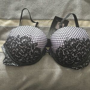 New Victoria Secret Bra
